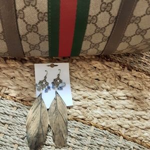 NWT Earthbound feather  earrings